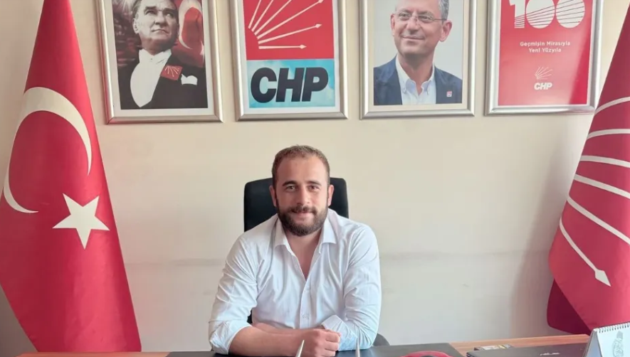 GENÇAĞA KARAFAZLI CHP Rize İl Gençlik Kolları Başkanı Şemsi Topçu,