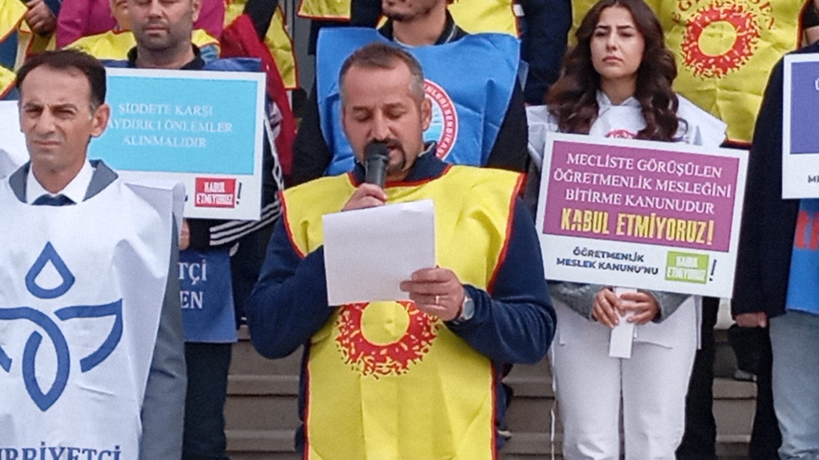 Tokat’lı Eğitim emekçileri, Öğretmenlik Mesleği Kanunu’nu protesto etti “İktidar duy sesimizi”