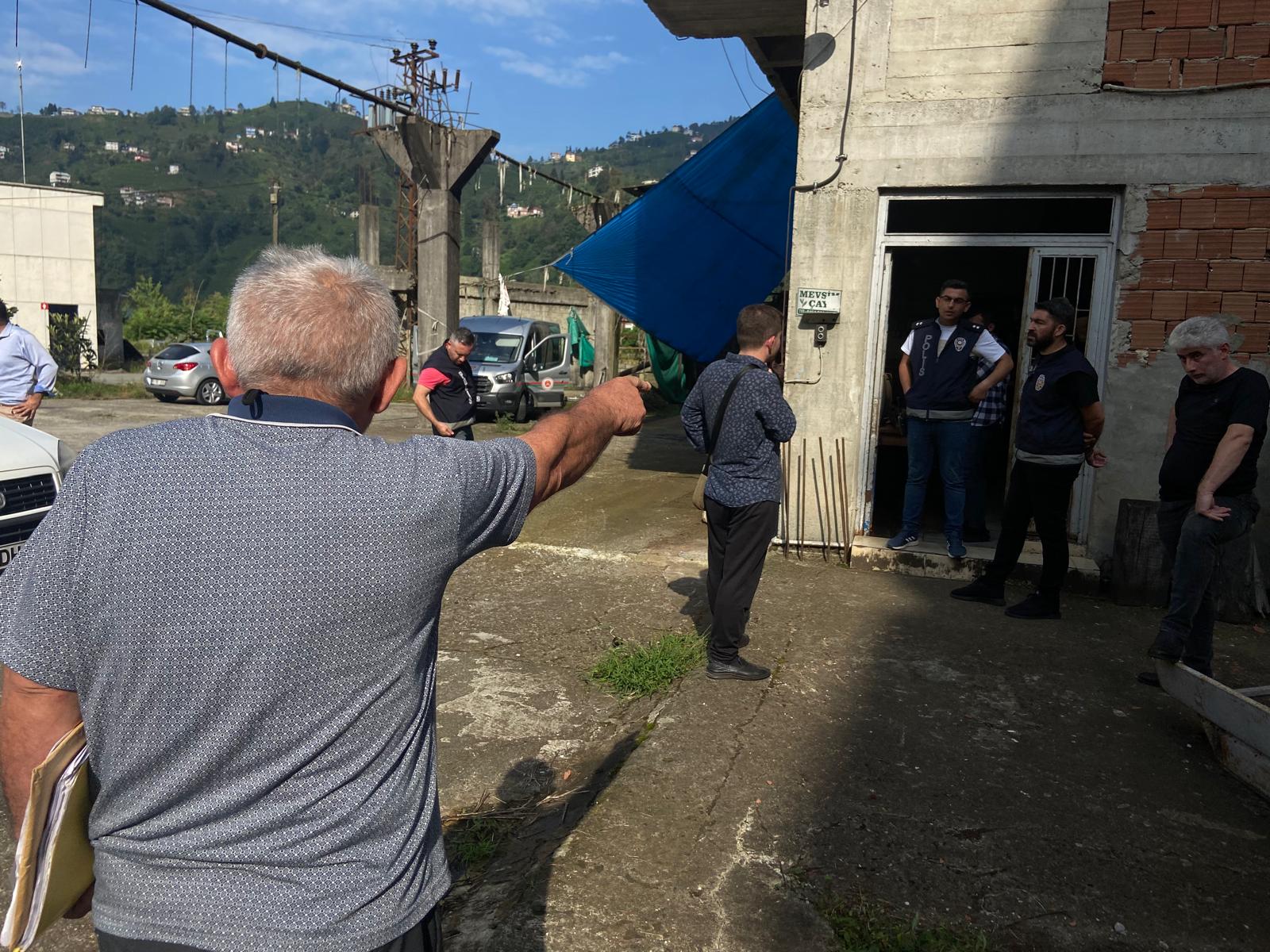 Vahdet Erdoğan’ın malına zorla el konuldu Polis zoruyla fabrikasından çıkarıldı