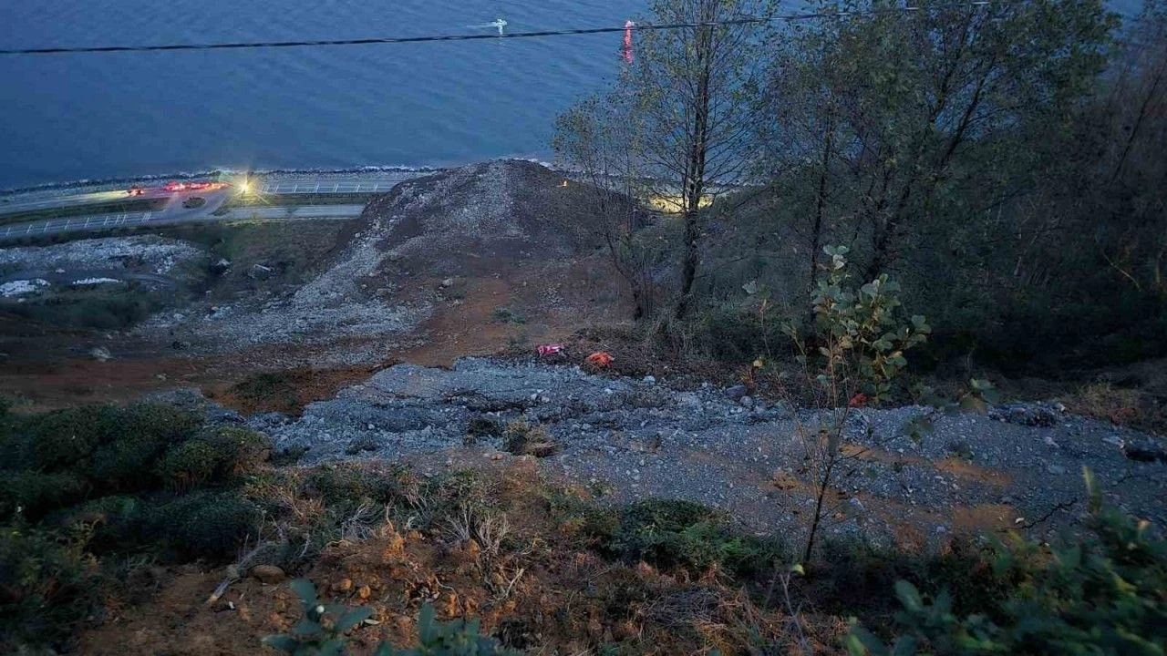 Artvin’in Arhavi ilçesi Kıyıcık mevkiinde gece meydana gelen heyelanın boyutu