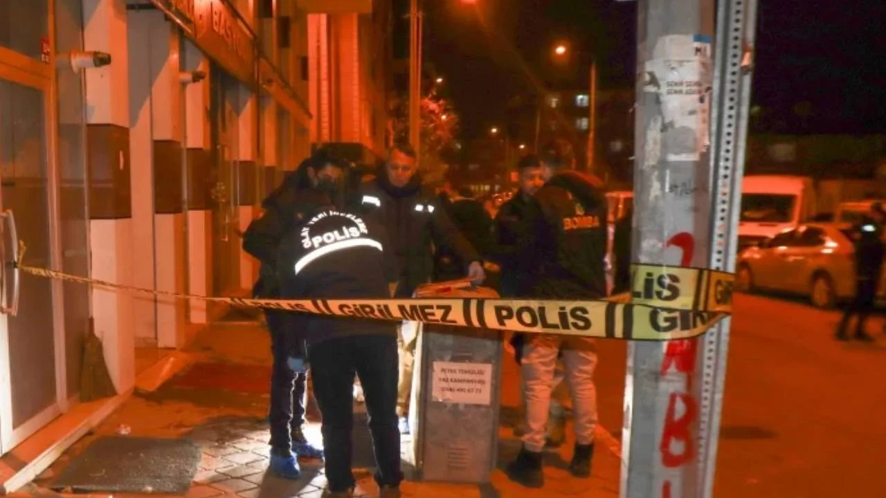 Iğdır’da AKP il binasına molotoflu saldırı