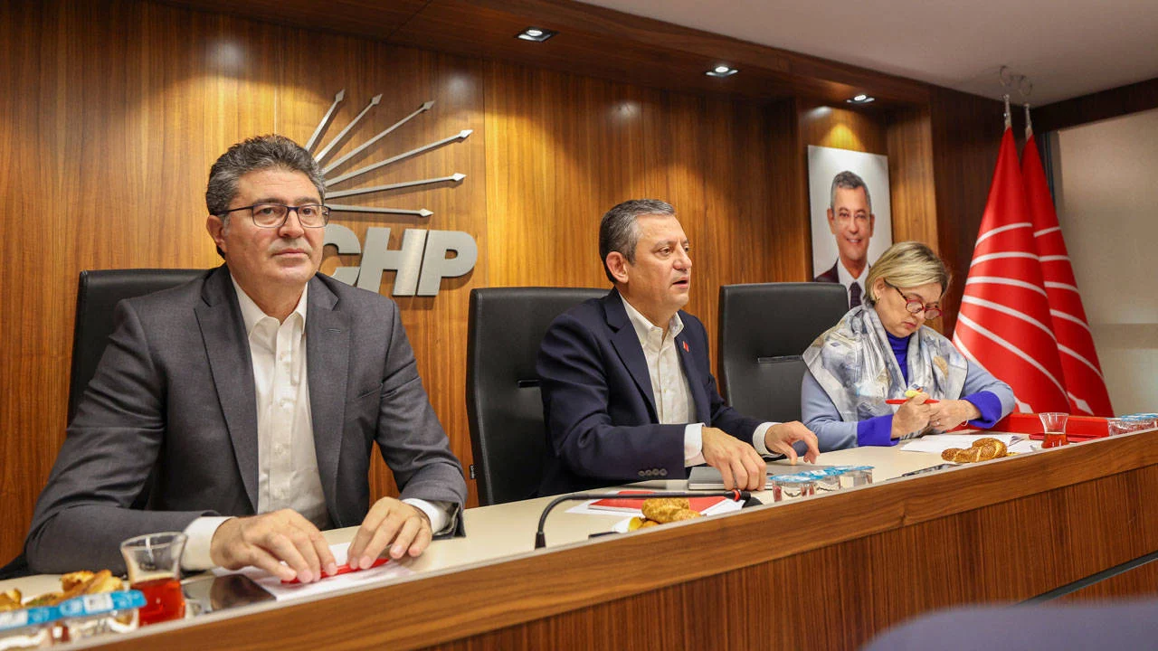 CHP’de Beşiktaş Belediye Başkanı Rıza Akpolat’ın tutuklanmasının ardından Parti Meclisi