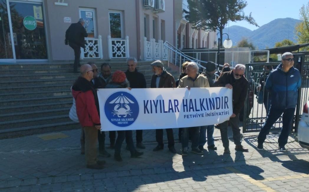 Fethiye Kıyılar Halkındır İnisiyatifi Karataş Sahili yağmalanmasına karşı suç duyurusunda