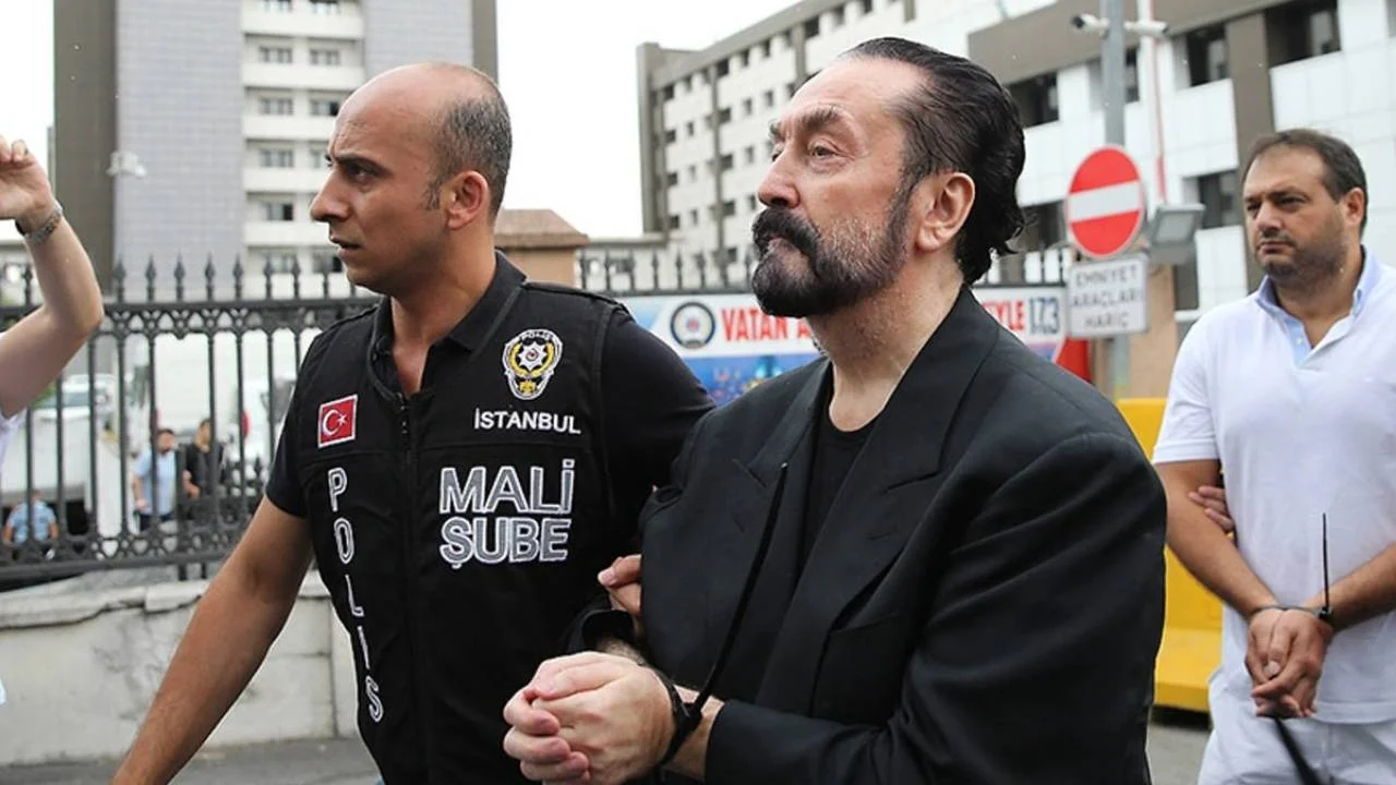 Adnan Oktar’ında aralarında bulunduğu 19 sanık hakkında “resmi belgede sahtecilik”,