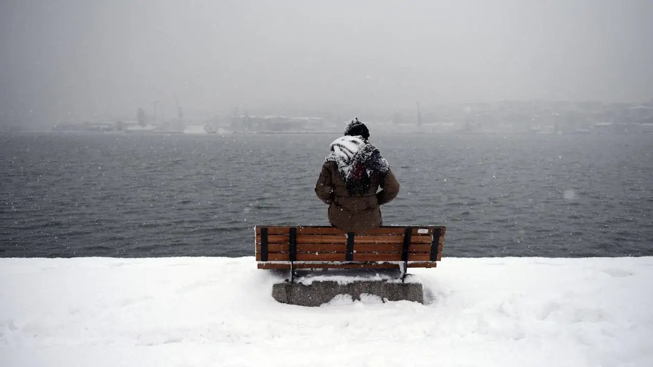 AKOM İstanbul’a önümüzdeki hafta kar yağacağını duyurdu. Pazartesiden itibaren hava