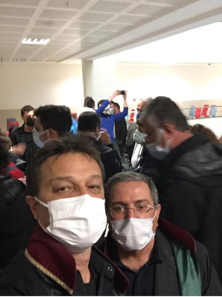 Bugün 5 Nisan Avukatlar Günü. Avukatlar günü münasebetiyle özel sosyal