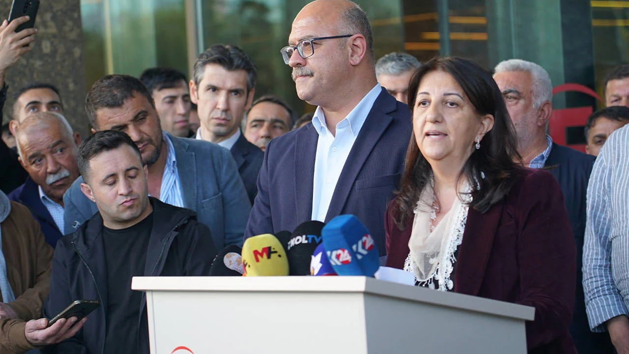Abdullah Öcalan ile dördüncü defa görüşen İmralı Heyeti, Sırrı Süreyya