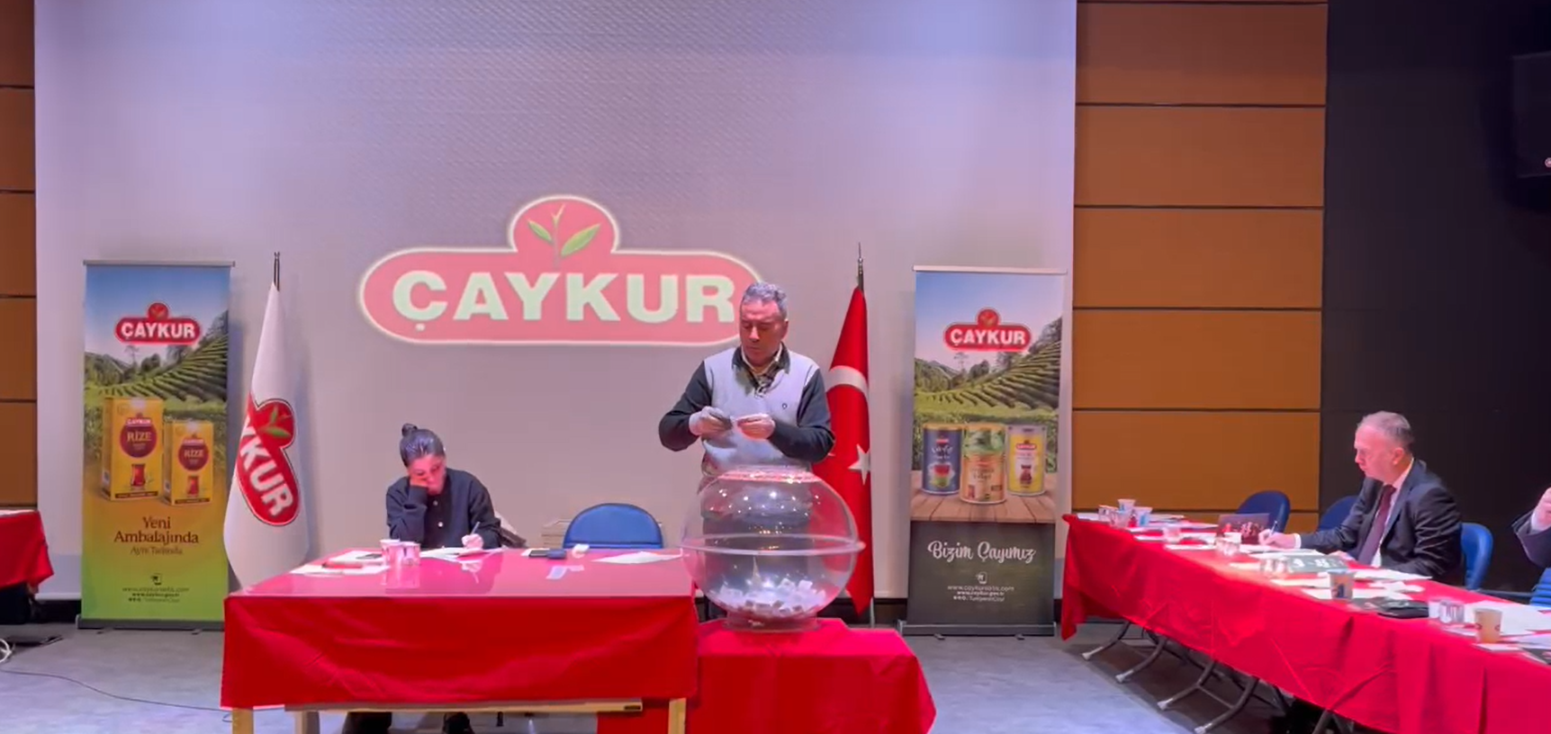 Çay işletmeleri genel müdürlüğü (Çaykur)  geçen hafta kura yöntemiyle kuruma