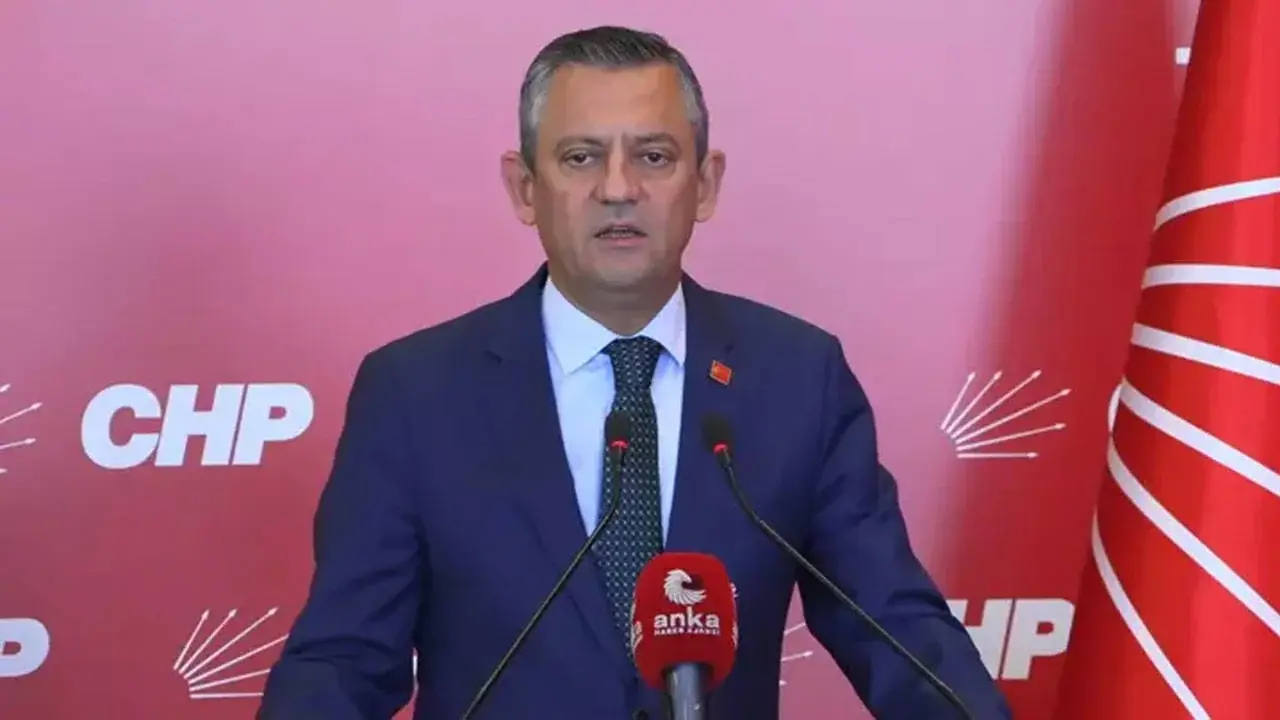 CHP Genel Başkanı Özgür Özel, CHP’li belediyelere yönelik sabah saatlerinde