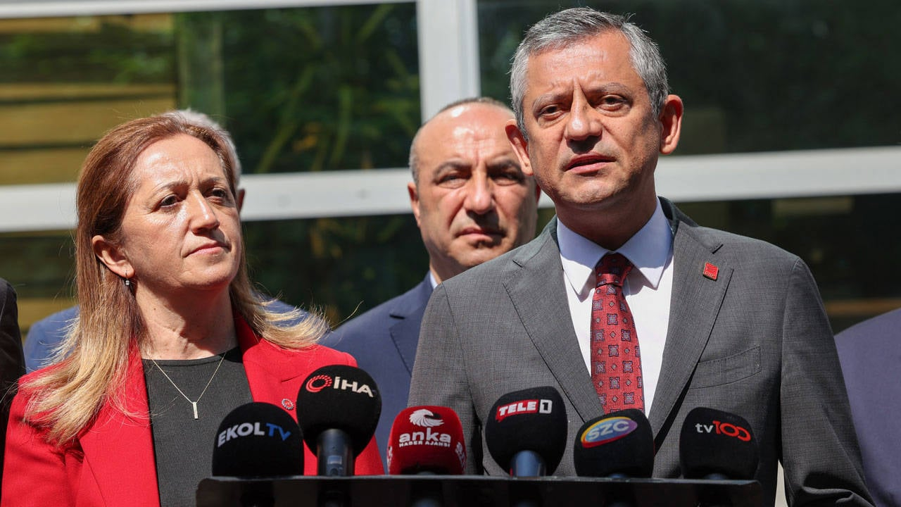 CHP Genel Başkanı Özgür Özel, asgari ücrete ara zam talebiyle