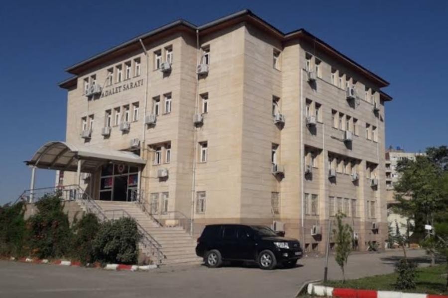 Fuhşa sürüklenen çocuk silahla fuhşa zorlandığını anlattı | Mahkeme sanıkların