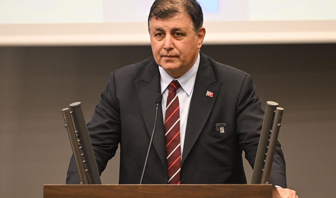 1030 civarında işçiyi işten çıkaracaklarını açıklayan İzmir Büyükşehir Belediye Başkanı