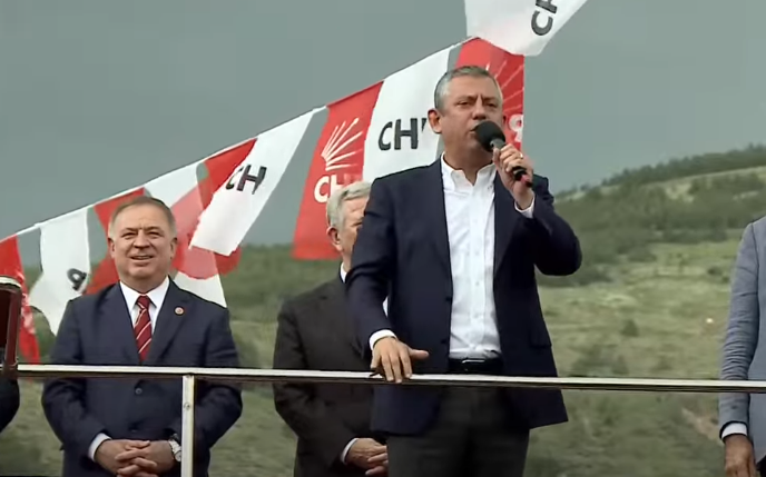 CHP, haftalık şehir mitinglerine Bayburt’ta devam etti. CHP’nin 14 yıl