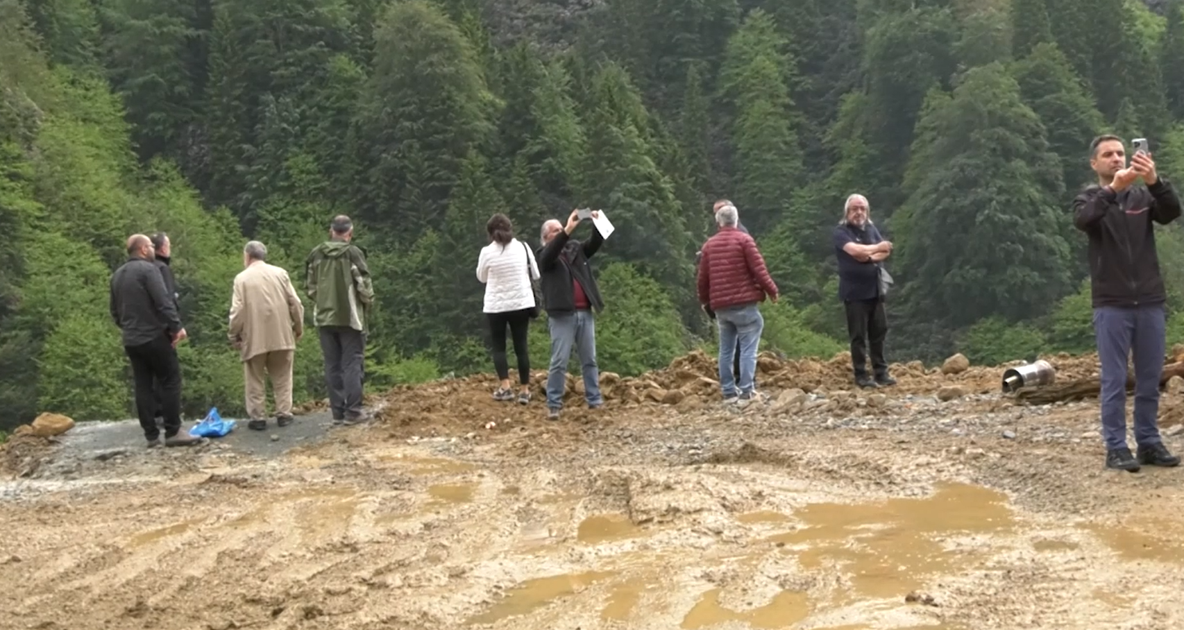 Küçükçayır köylülerinin Rize Belediyesi ve DSİ’nin ortaklaşa Çağrankaya Vadisi’nde yapmak