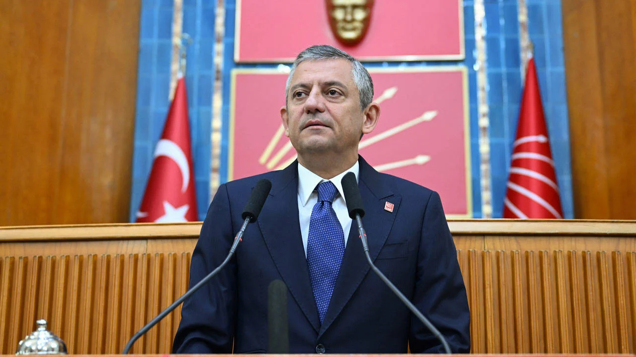 CHP Genel Başkanı Özgür Özel, cumhurbaşkanı adaylığı ile ilgili, “Kendim