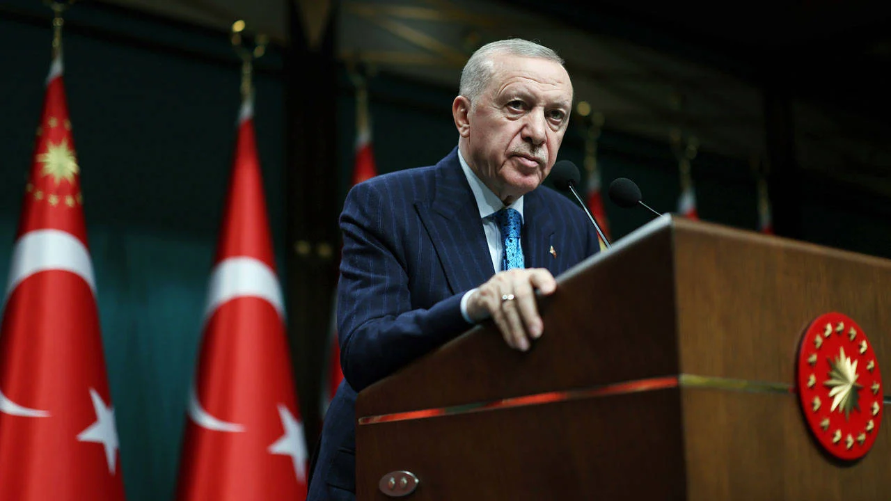AKP’li Cumhurbaşkanı Erdoğan, İsrail’in İran’a yönelik saldırısını ” İsrail’in komşumuz
