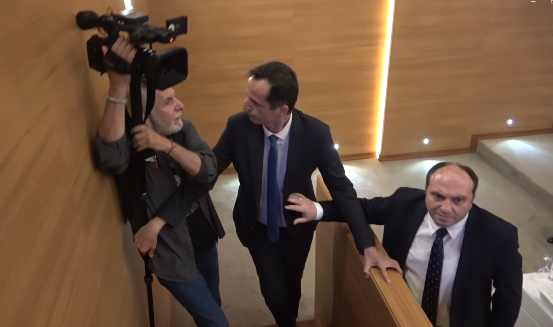 (RİZE)- Milli Eğitim Müdürü’nün “özel tuvalet” haberi sonrası gazeteciye tören sırasında