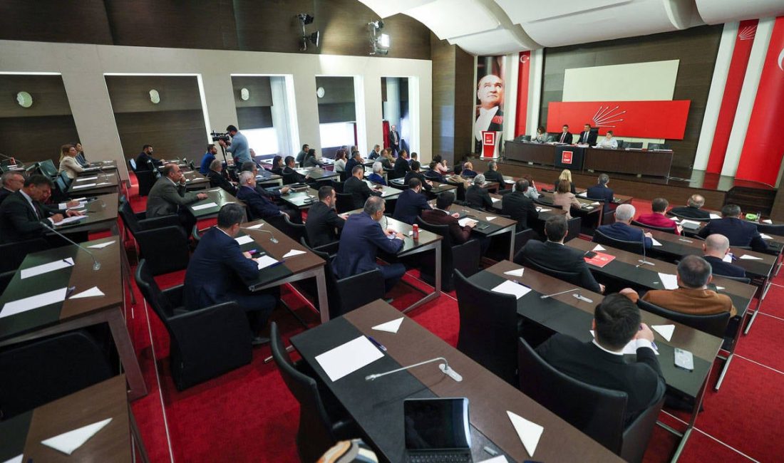 CHP’de belediyelere yönelik operasyonları değerlendirme süreci devam ediyor. CHP’li tüm