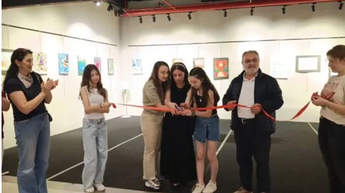 Ailesinin desteği ile resme olan ilgisini geliştiren 11 yaşındaki Çılga