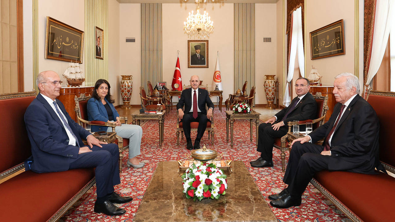 TBMM Başkanı Kurtulmuş, Meclis’te grubu bulunan siyasi partilerin grup başkanvekilleriyle