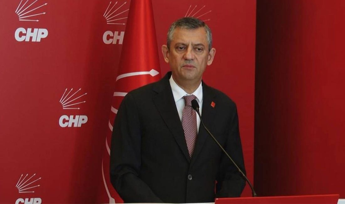 Zafer Partisi Genel Başkanı Ümit Özdağ, CHP Genel Başkanı Özgür