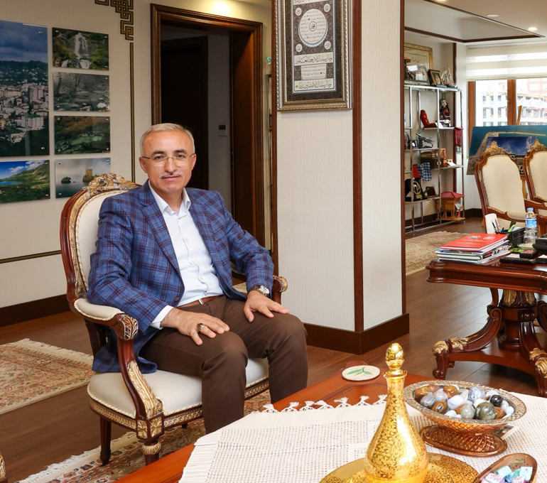 9 Yıl Rektörlük Yaptın, Şimdi RTEÜ’ye Gitmeye Yüzün Mü Yok