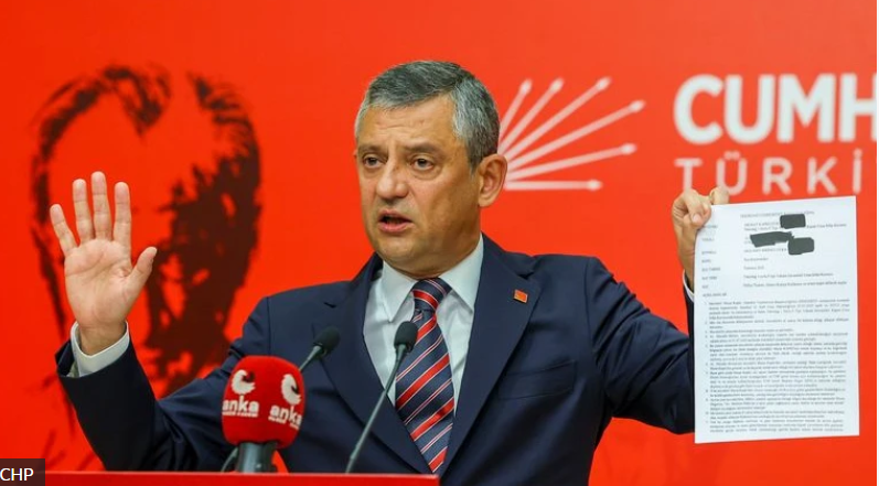 CHP Genel Başkanı Özgür Özel, AKP’de çeşitli görevlerde bulunmuş Mücahit