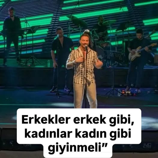Şöhret budalası Şarkıcı Sinan Akçıl’ın son konserinde  “Ben sizin çıplak bedeninizi görmek