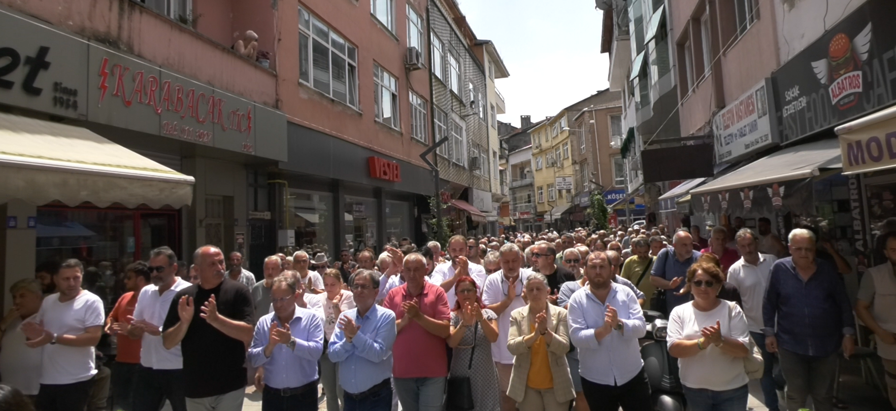 Dün Fındıklı’da Üç Kişilik Bir Grubun Saldırısına Uğrayan Çervatoğlu’na Halk