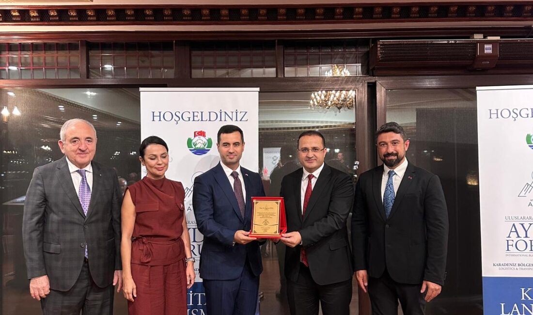 Lansman, Rize Vali yardımcısı Abdullah Kurt’un katılımıyla gerçekleştirildi. Eize de