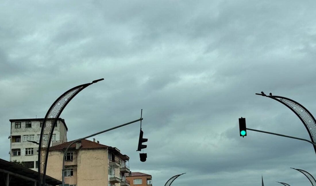 Rize’ de trafik lambası ‘tehlikeye’ sinyal veriyor Rize’de yaya ve