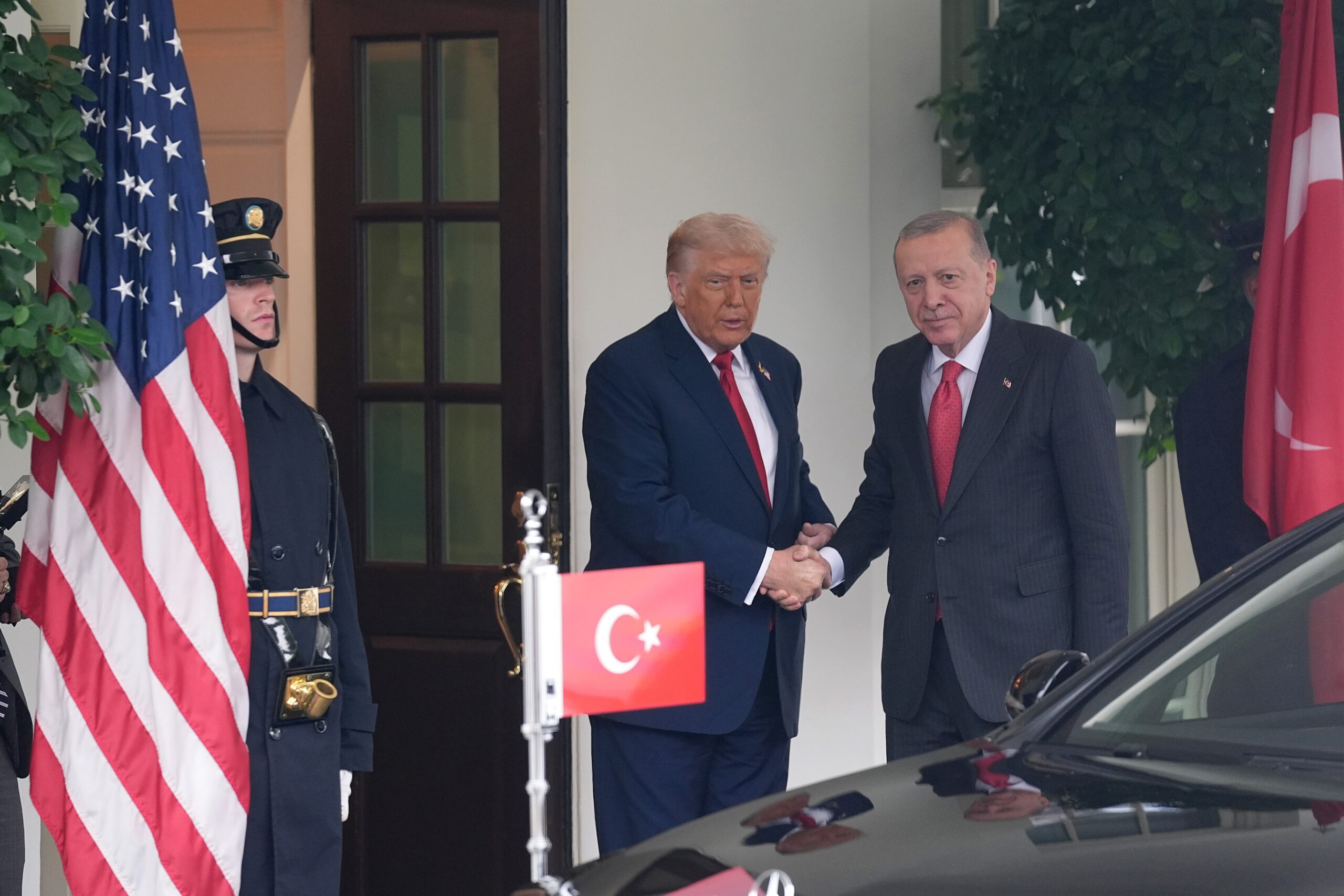 Erdoğan’la görüşmesi öncesi Trump, “Eğer güzel bir toplantı yaparsak CAATSA