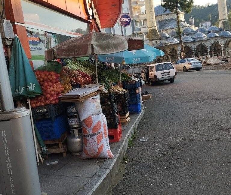 Yaparsa AKP Yapar” Sözü Kalkandere’de Çöplüğe Dönmüş Tek Caddeye mi