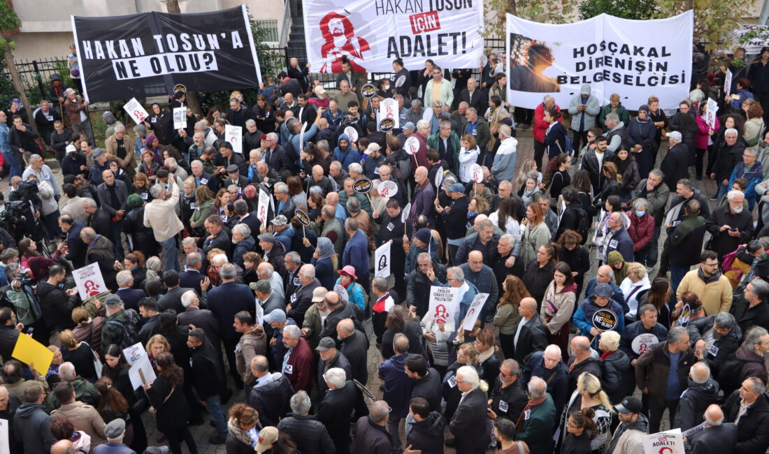 Esenyurt’ta sokak ortasında dövülerek öldürülen gazeteci Hakan Tosun, son yolculuğuna
