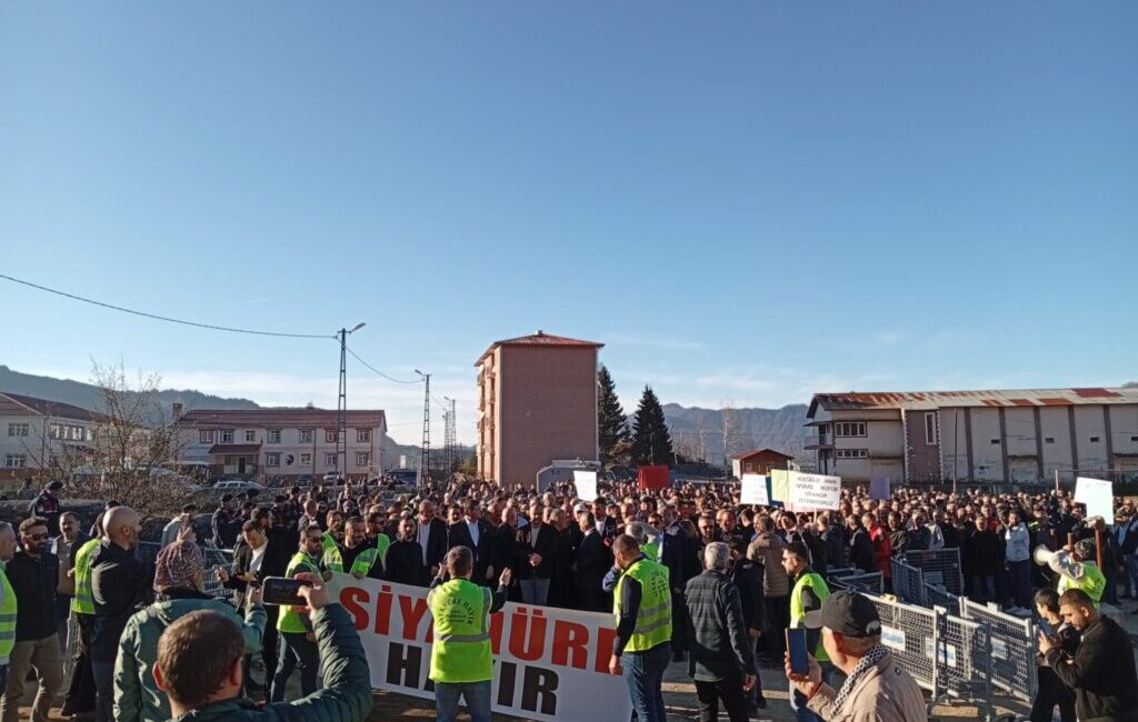 MURGUL’DA SİYANÜR GERGİNLİĞİ BÜYÜYOR: HALK, CENGİZ HOLDİNG VE AKP İKTİDARINA