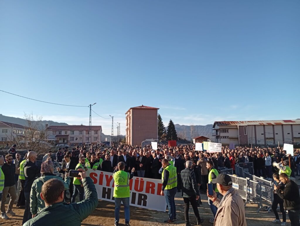 MURGUL’DA SİYANÜR GERGİNLİĞİ BÜYÜYOR: HALK, CENGİZ HOLDİNG VE AKP İKTİDARINA