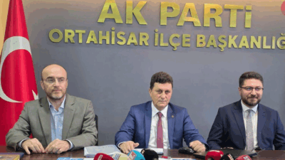 AKP Trabzon Ortahisar İlçe Başkanlığı basın toplantısı öncesi gazetecilere “sorulabilecek