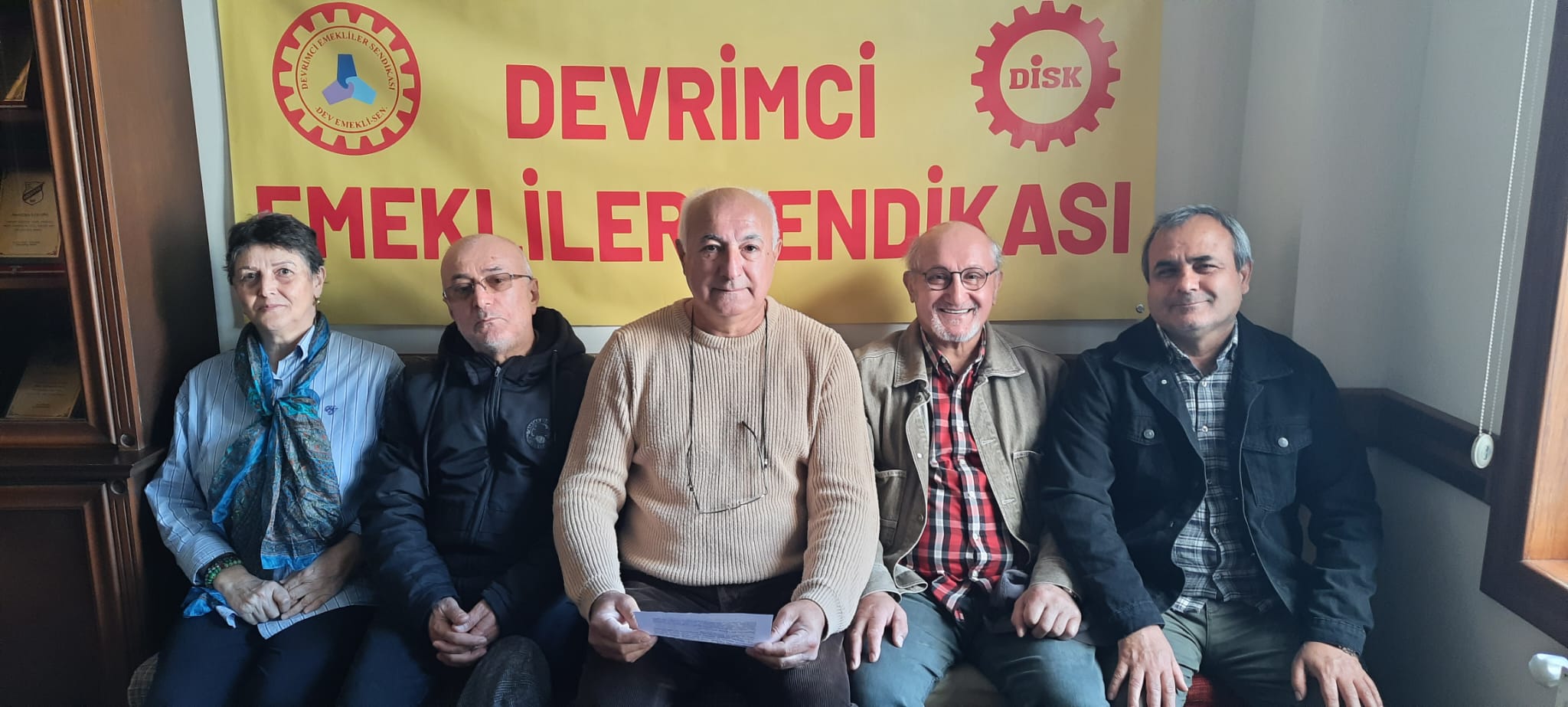“Dev Emekli-Sen Ordu şubesi 2026 Bütçesine Tepki Gösterdi: “Geçinemiyoruz, Sadaka