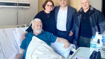 HABER.Ahmet KÜLEKÇİ, (TRABZON)- Karadeniz müziğinin şair ceketli şarkıcısı sevgisi gönüllere