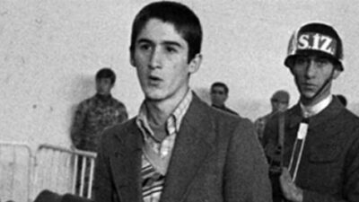 Eren, 1980’de ODTÜ’lü Sinan Suner’in öldürülmesini protesto eden bir eyleme