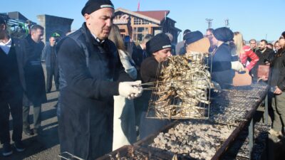 Haber. Belediye Basın Büro… Karadeniz’in vazgeçilmez Gri lezzeti Hamsi, Rize