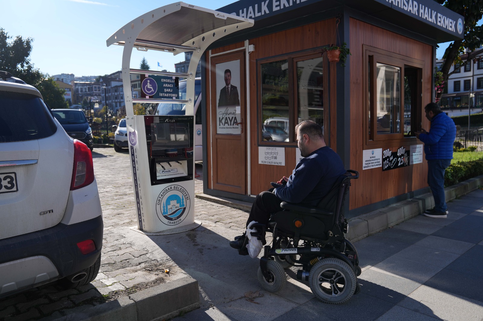 ORTAHİSAR BELEDİYESİ, ENGELLİ ARAÇ ŞARJ İSTASYONU KURDU Ortahisar Belediyesi, engelli