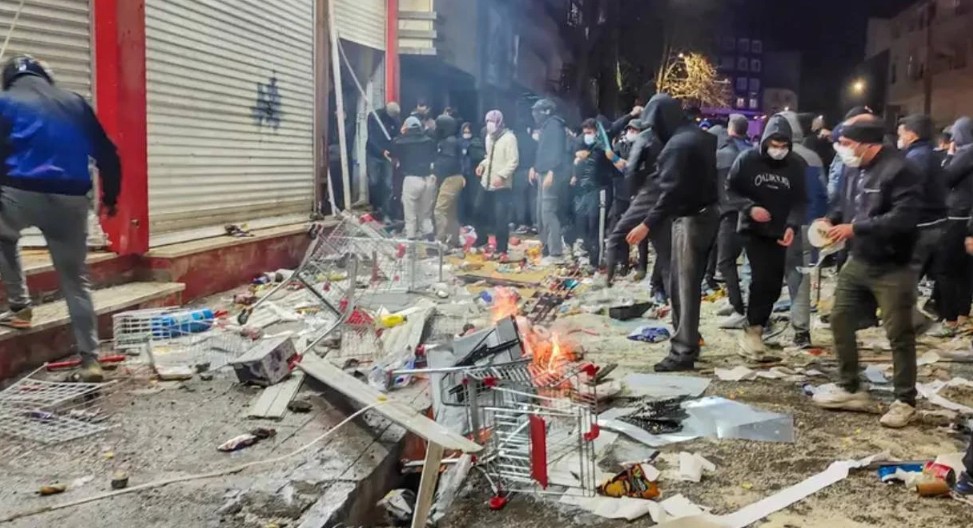 İran’da 28 Aralık’ta başlayan ve ülke geneline yayılan protestolar sürerken,