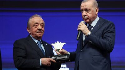 Karadeniz’de ulaşım yatırımları tartışması giderek daha çarpıcı bir hal alıyor.