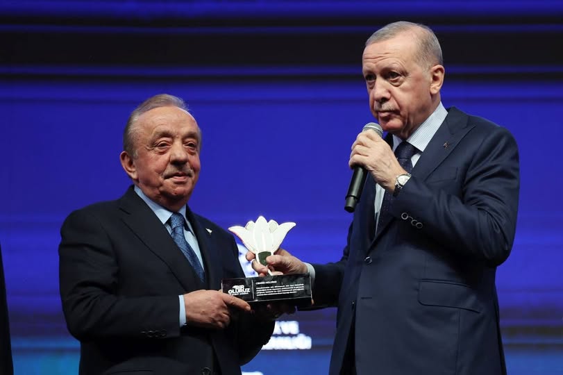 Karadeniz’de ulaşım yatırımları tartışması giderek daha çarpıcı bir hal alıyor.