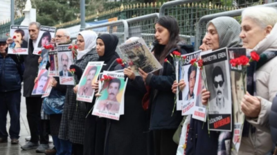 Cumartesi Anneleri, eylemlerinin 1085’inci haftasında Güçlükonak Katliamı’nın faiilerini sordu. Açıklamada,