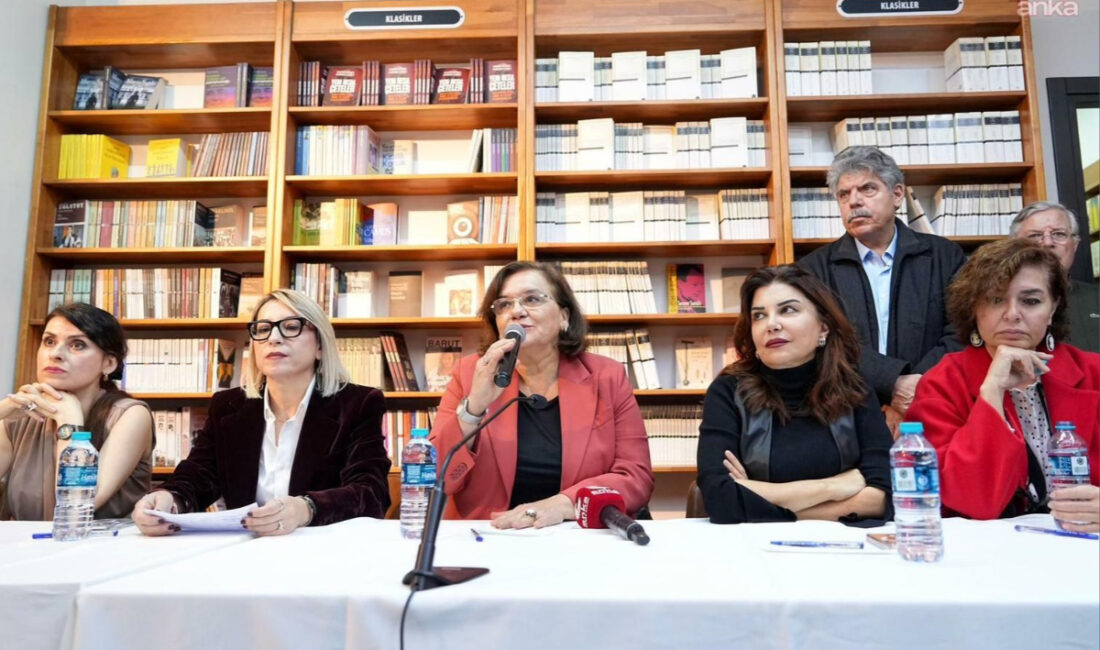 10 Ocak Çalışan Gazeteciler Günü nedeniyle Üsküdar’daki Tekin Kitapevi’nde bir araya