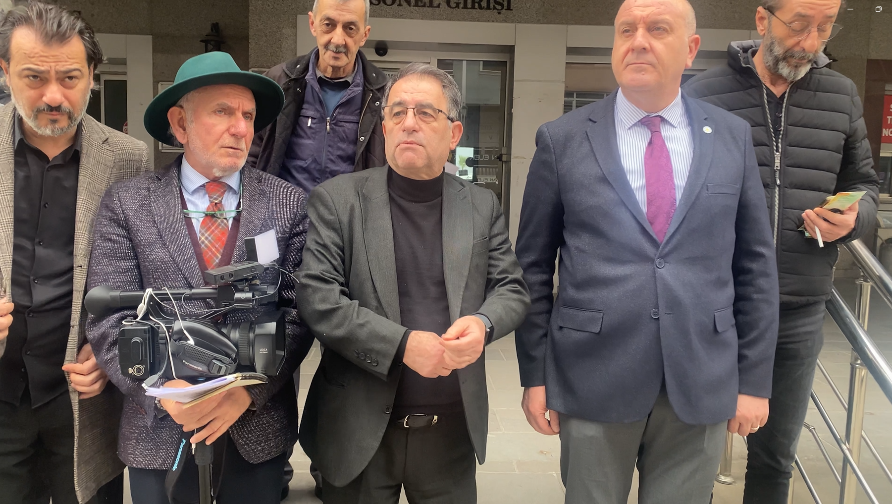 &nbsp; Gazeteciler Milli Eğitim Müdürü Akmeşe’nin Özel Tuvalet Haberinden Yargılandı