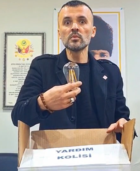 Trabzon’un Şalpazarı ilçesinde AK Parti teşkilatı tarafından dağıtılan Ramazan Yardım