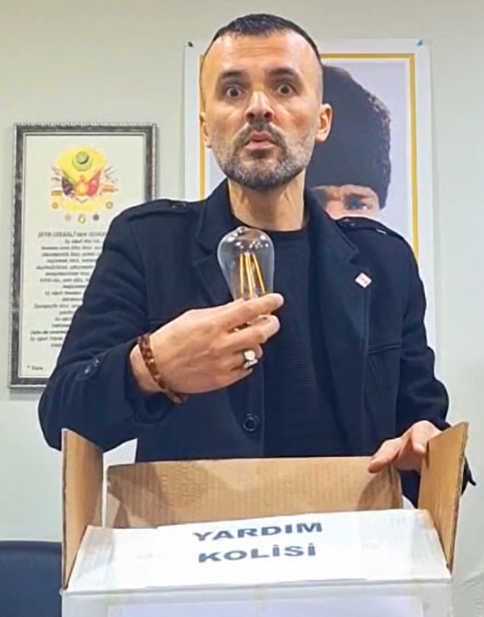 Trabzon’un Şalpazarı ilçesinde AK Parti teşkilatı tarafından dağıtılan Ramazan Yardım